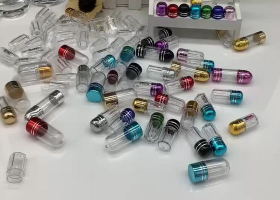 Chiare bottiglie di plastica cilindriche della medicina